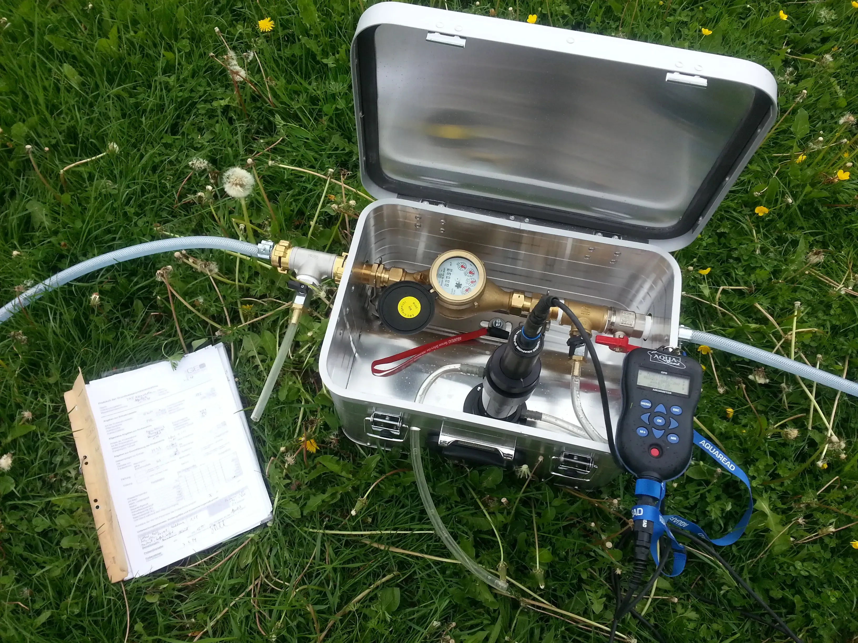 Qualifizierte Probenahme im Feld mit moderner Mess- und Pumpentechnik