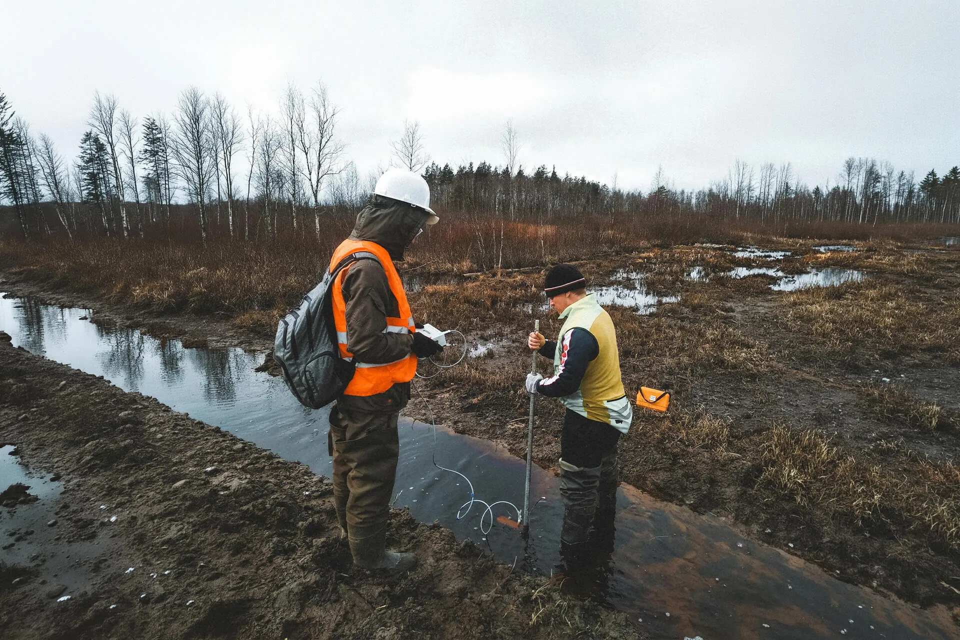Qualifizierte Probenahme im Feld mit moderner Mess- und Pumpentechnik